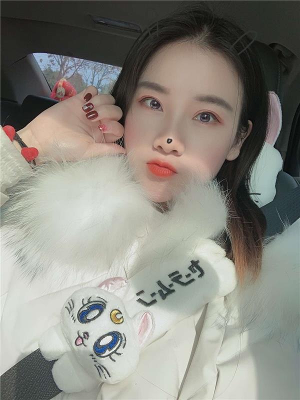 大胸服务系的妹子，骚气态度真是没的说!