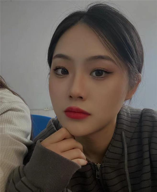 叫声又大又骚的月亮，水多！身材超赞！