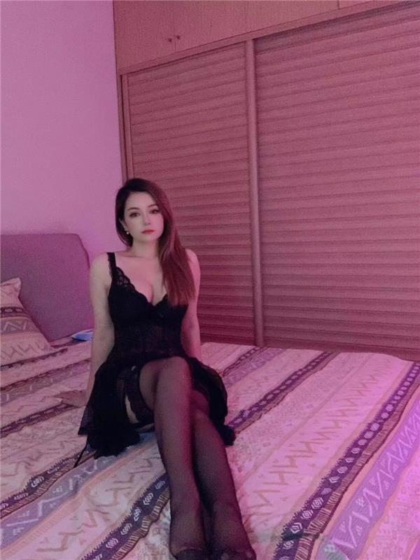 光谷杨家湾地铁站附近温柔小骚妇