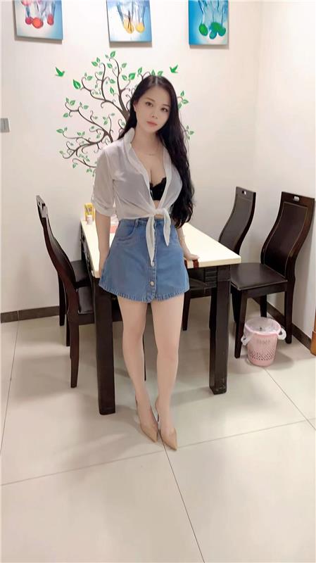 温柔性感小丽