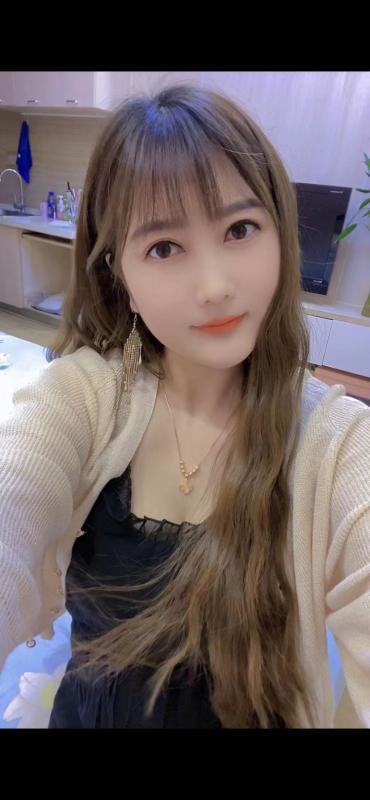 光彩小姐姐.