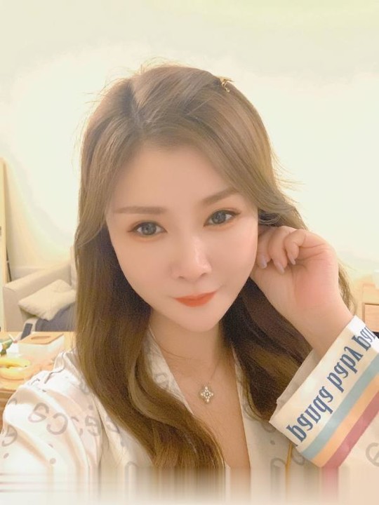 小美女娜娜.