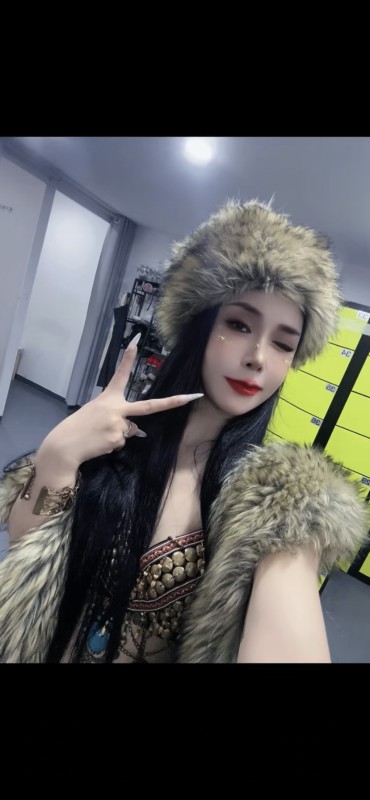 九头身高颜值来了哦