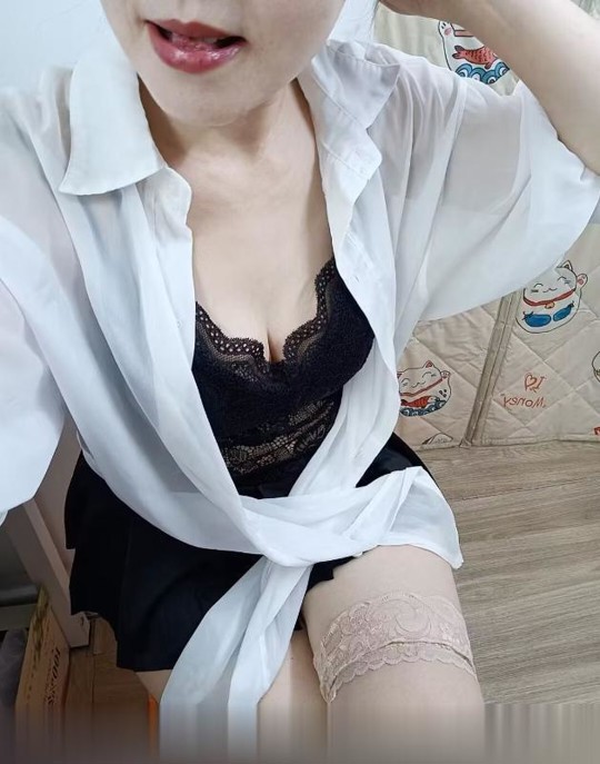 晓港翘臀思思