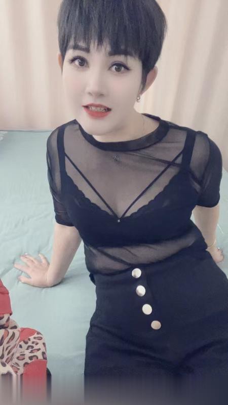 短发少妇..