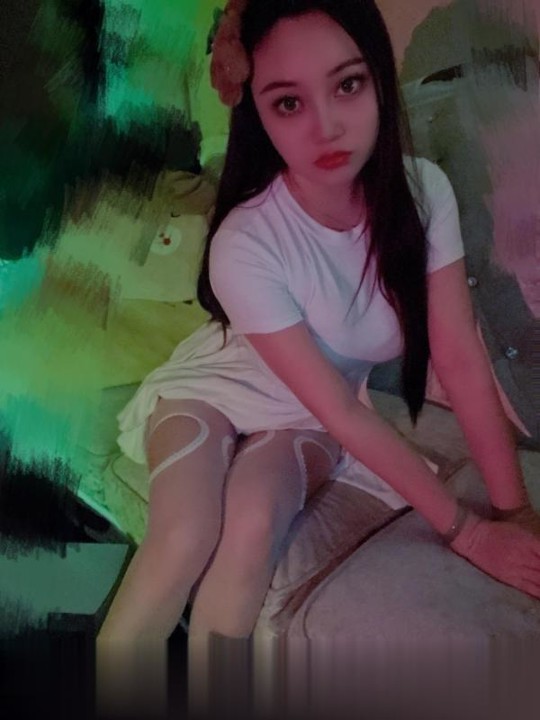 和平美女小红