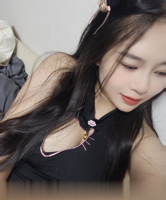 上城肤白美妹