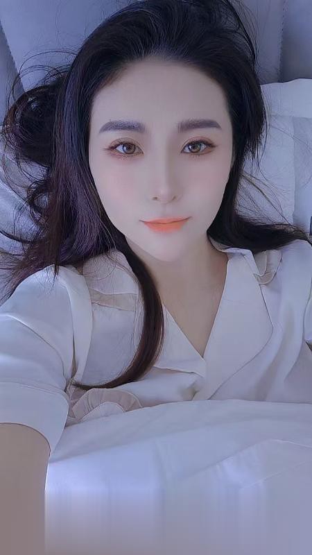 美女少妇..