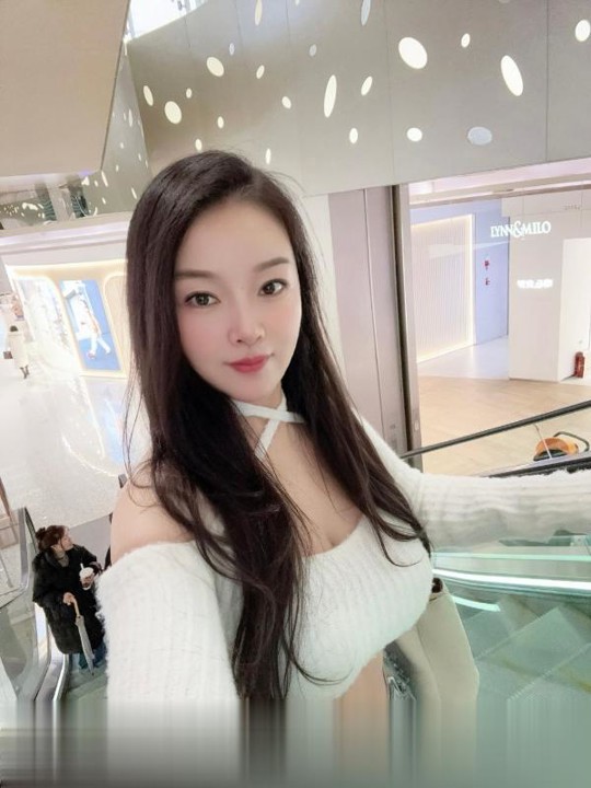 东门妃妃老师