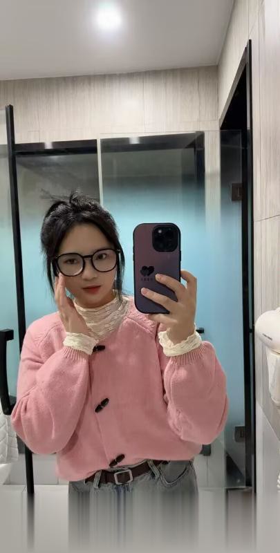 眼镜美女彤彤