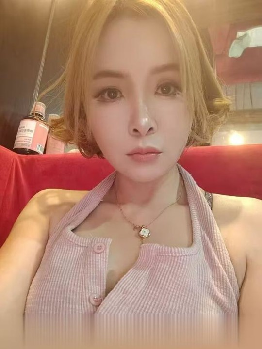 西青瘦少妇.