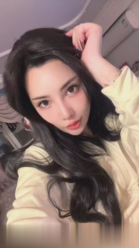 颜值桃子..