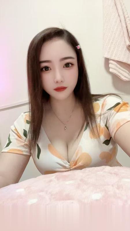妩媚动人莉莉