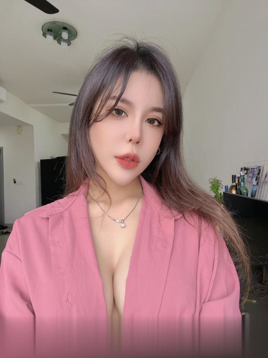 大奶网红脸.