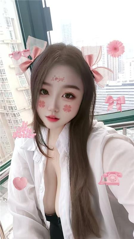 丰满热辣美妞