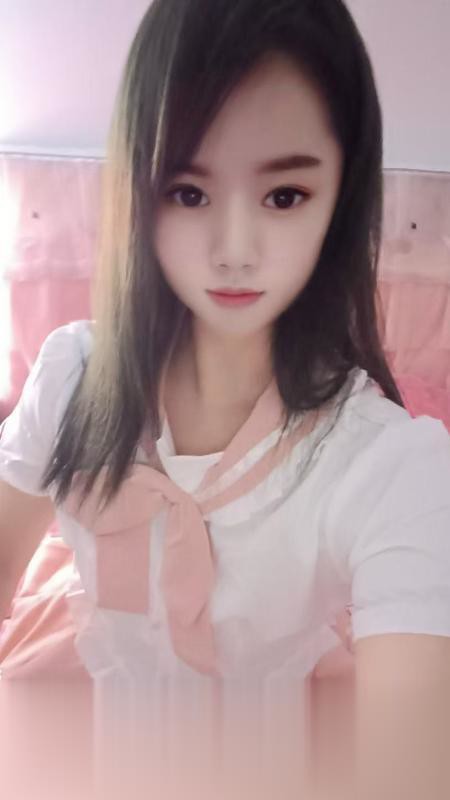 光谷馨馨小妞