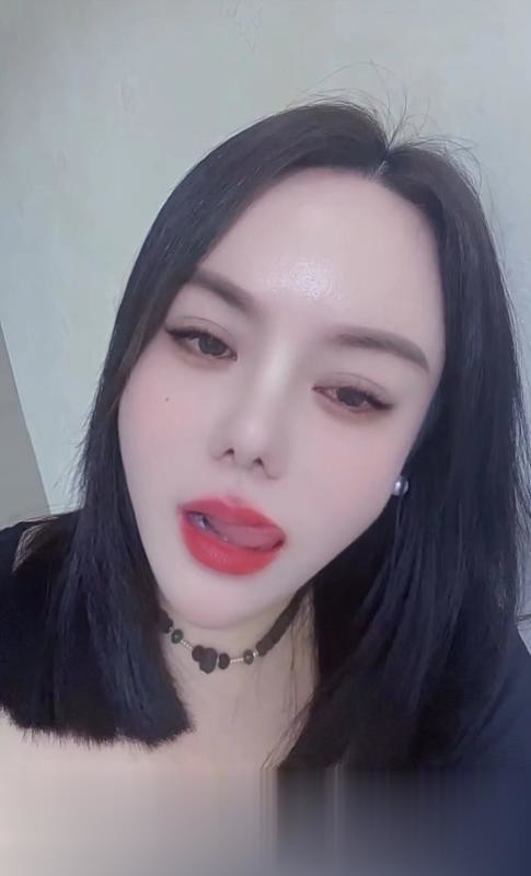 马群薇薇..