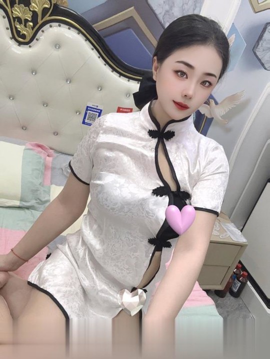 园区白嫩妹子