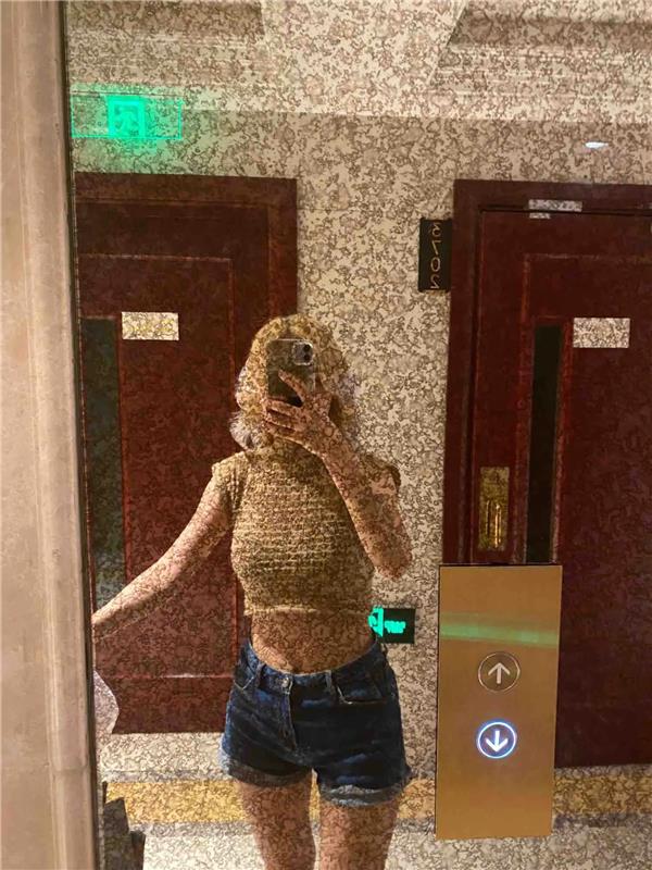 D罩杯大奶妹