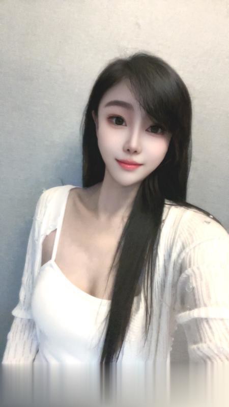 肤白颜值七七