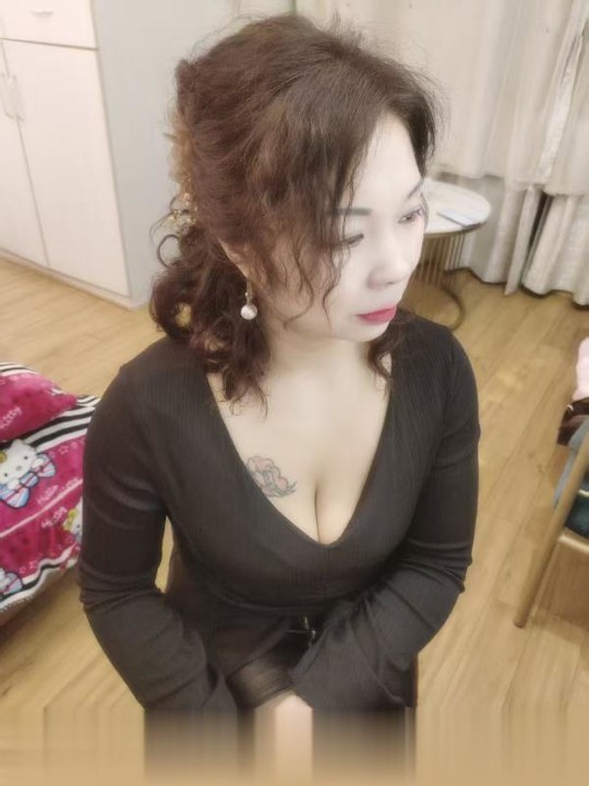 蜀山大奶楚楚