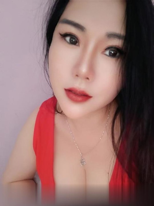 大奶骚货..