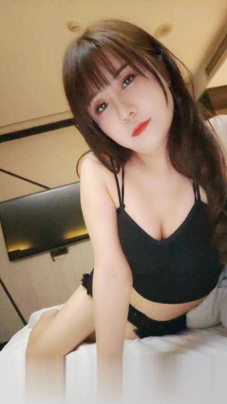 白云静静..