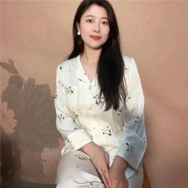白佛的小少妇