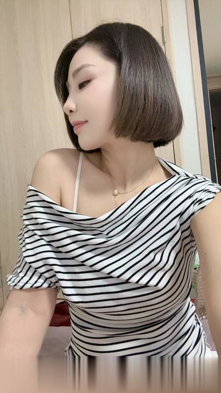 海珠邻家美女