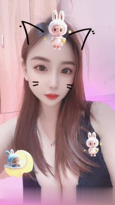 练瑜伽小姐姐