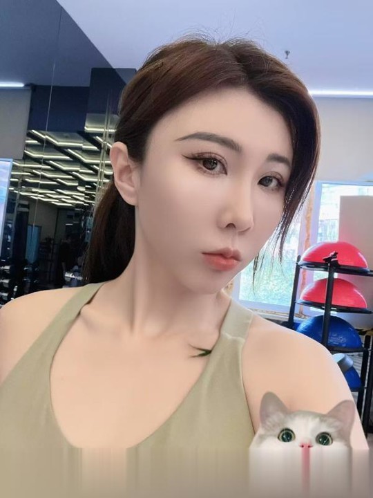 爱健身的美少妇