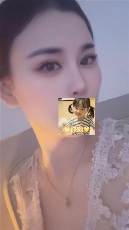 特色喷水妹子