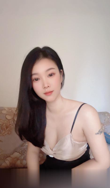 梅花园露露.