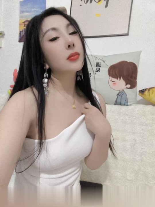 闷骚舌吻欣欣