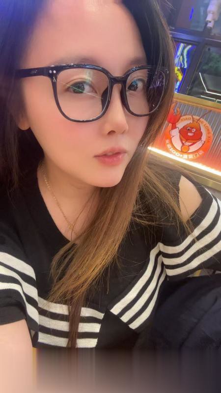 丰满少妇..