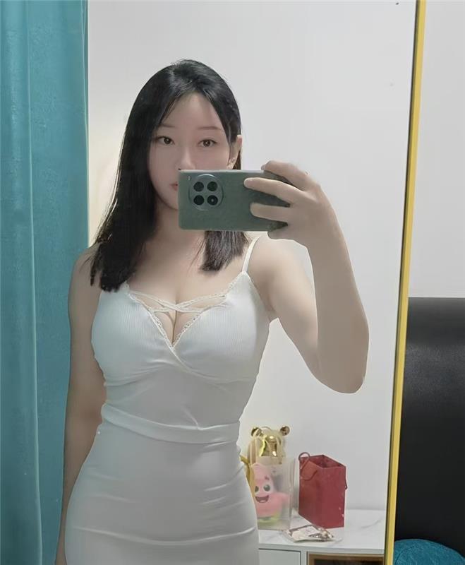 健身翘臀苗苗