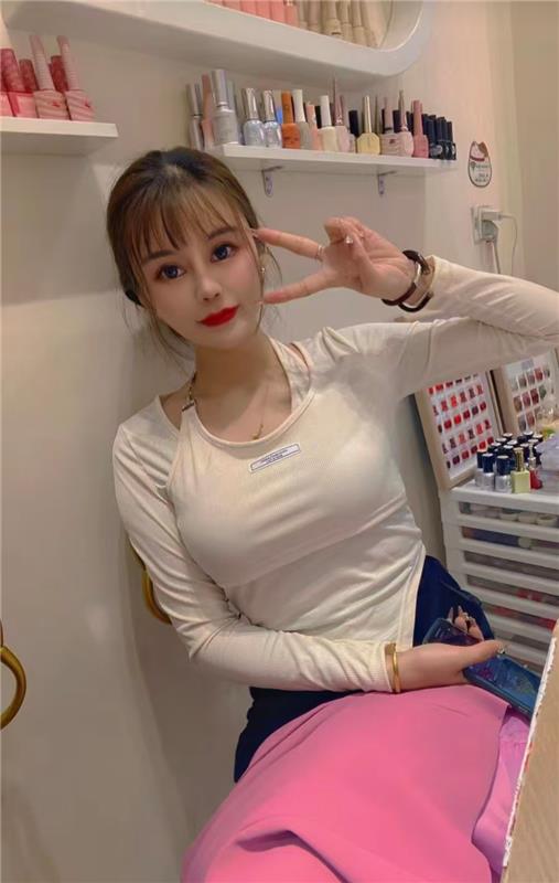 绿园美胸安娜