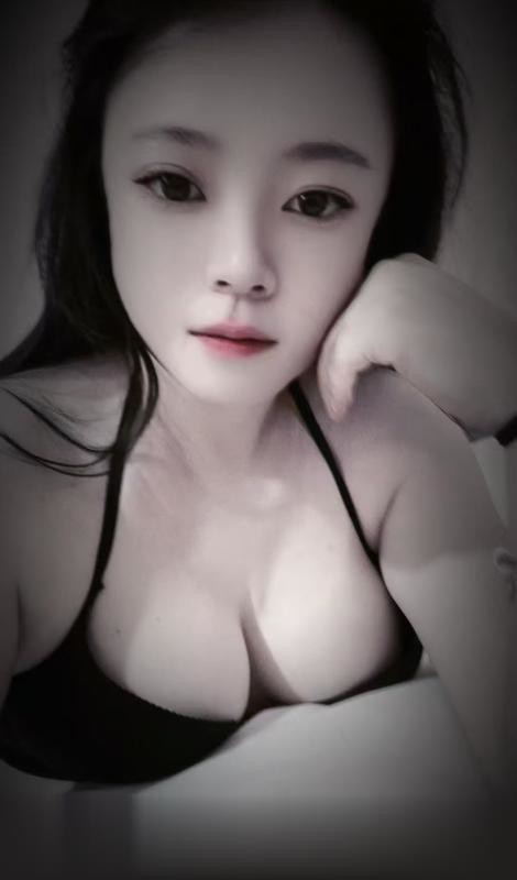 滨湖白皙美女