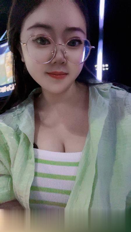 光谷巨乳琦琦