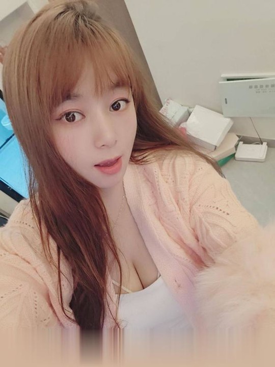 上城巨乳妹.