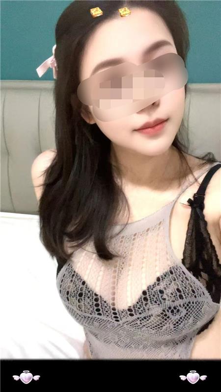 胸圆臀翘姐姐