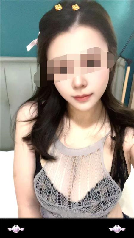 胸圆臀翘姐姐