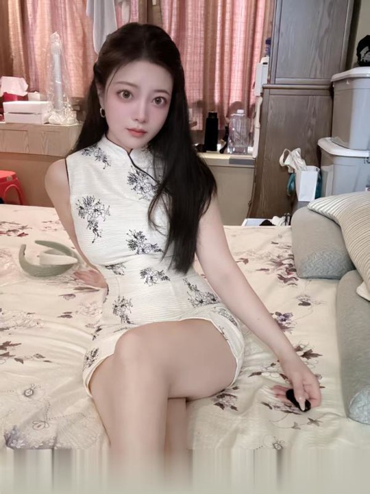 翘臀大奶柒柒