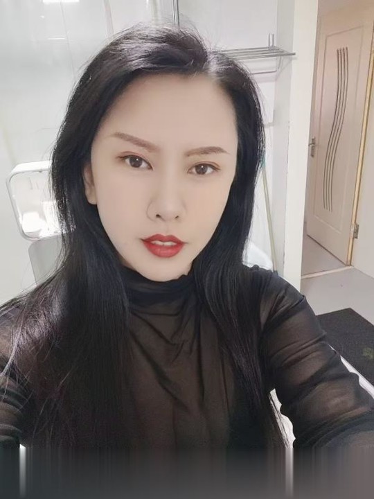 大屁股少妇.