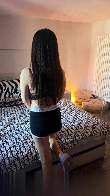 美乳嫩妹梦瑶