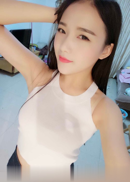苗条身姿御姐