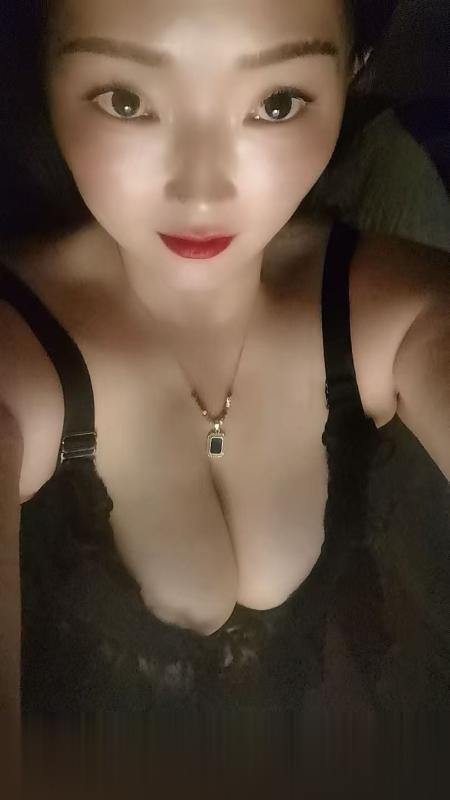 丰满小姐姐.