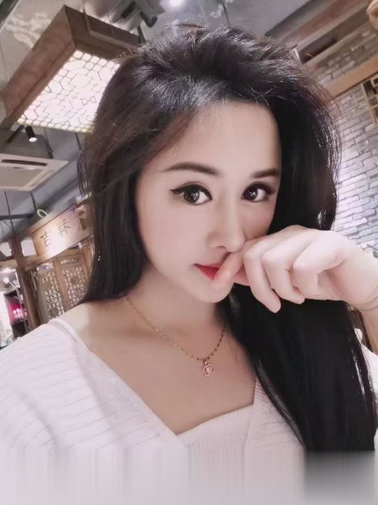 瑶族安妮娜.