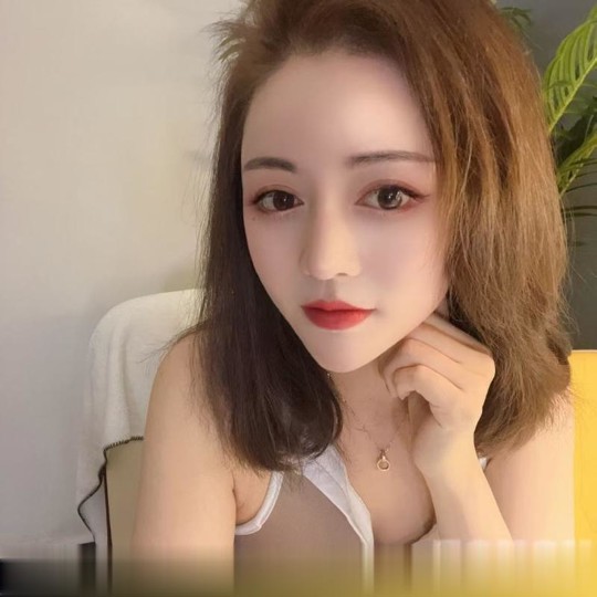 服务女王伊玲