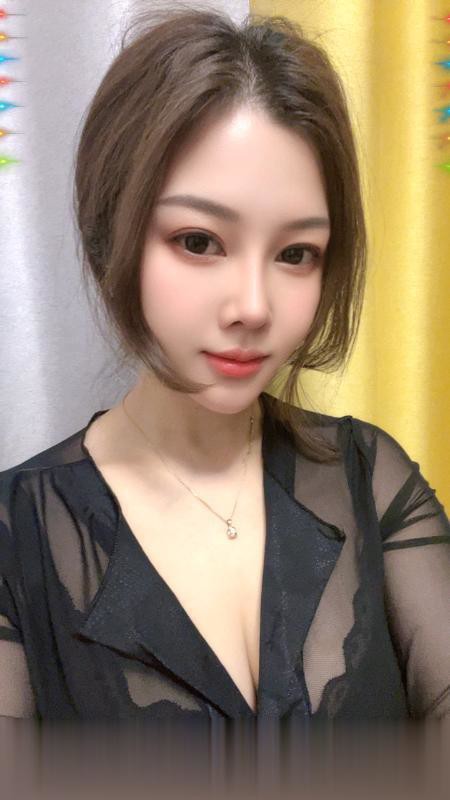 翘臀人妻小娜